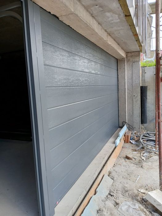 Usa de garaj/ porti de garaj / porti industriale/ poarta de garaj/ usa