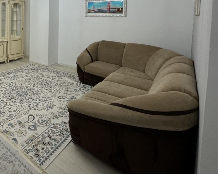 Мягкий диван угловой б/у срочно продам