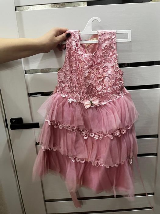 Продам платья!!!