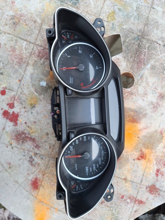 Ceasuri bord Audi A5 km cod 8T0 920 931 Q