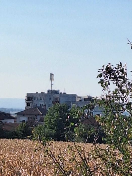 Имот с потенциал в село Гара Елин Пели