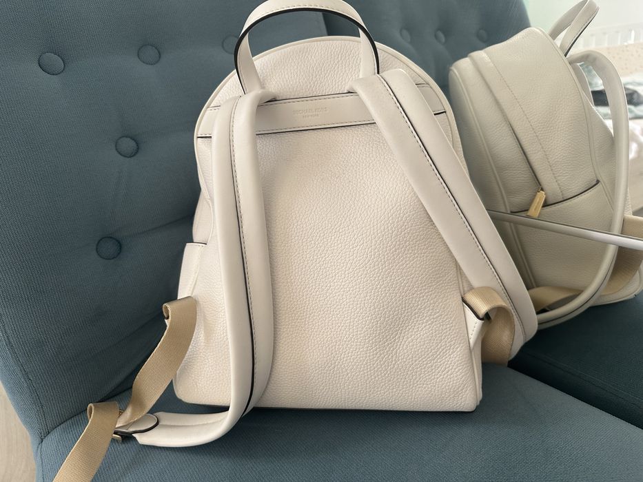 чанта michael kors бяла за гръб