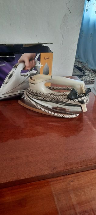 Продаётся утюг.В хорошем состояний