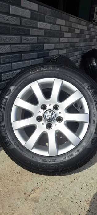 Vând roti  cu cauciucuri de vara  VW golf 5 , Michelin 195/65/15