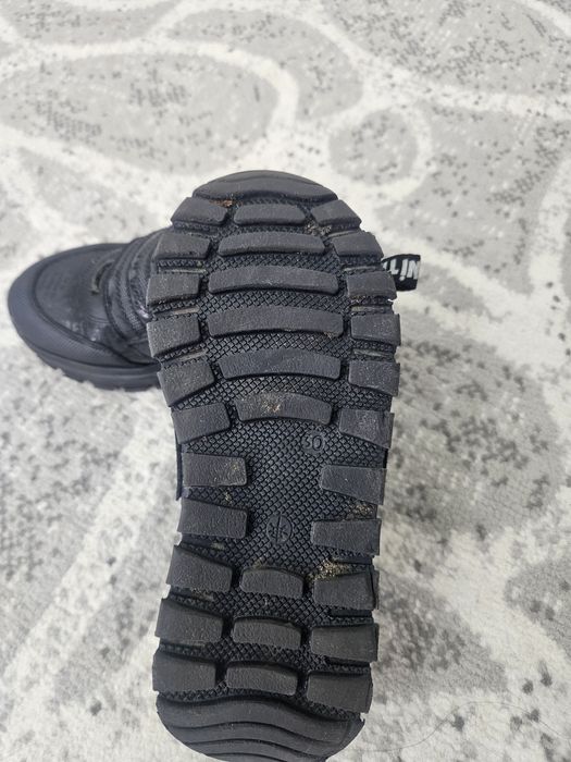 Продам кроссовки за 5000