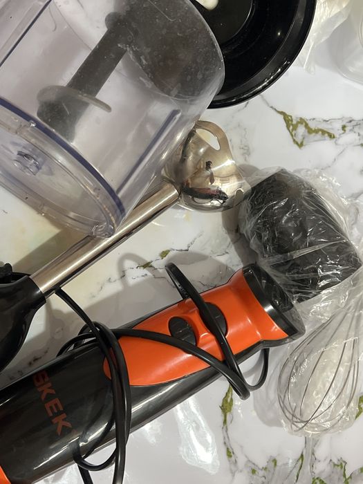 Погружной блендер с чашей и венчиком