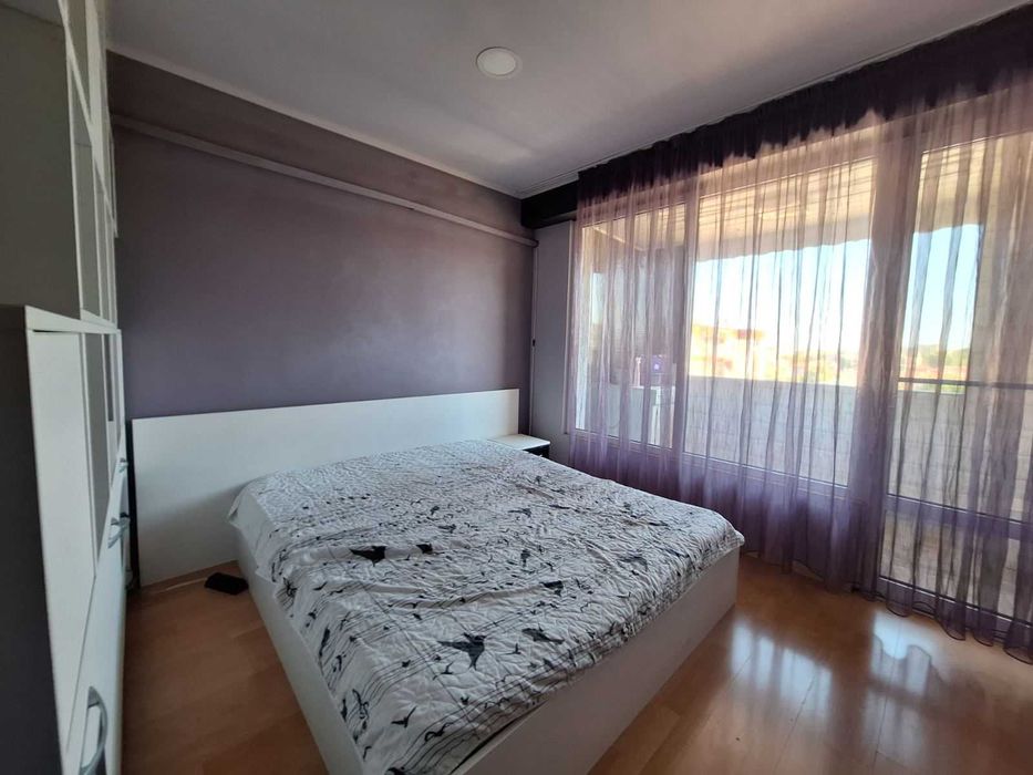 Продава 3 - стаен апартамент