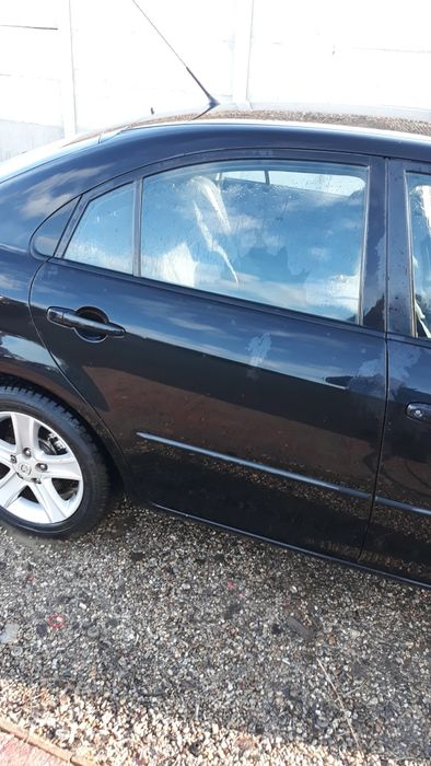 Usi fata stape. Stanga dreapta mazda 6