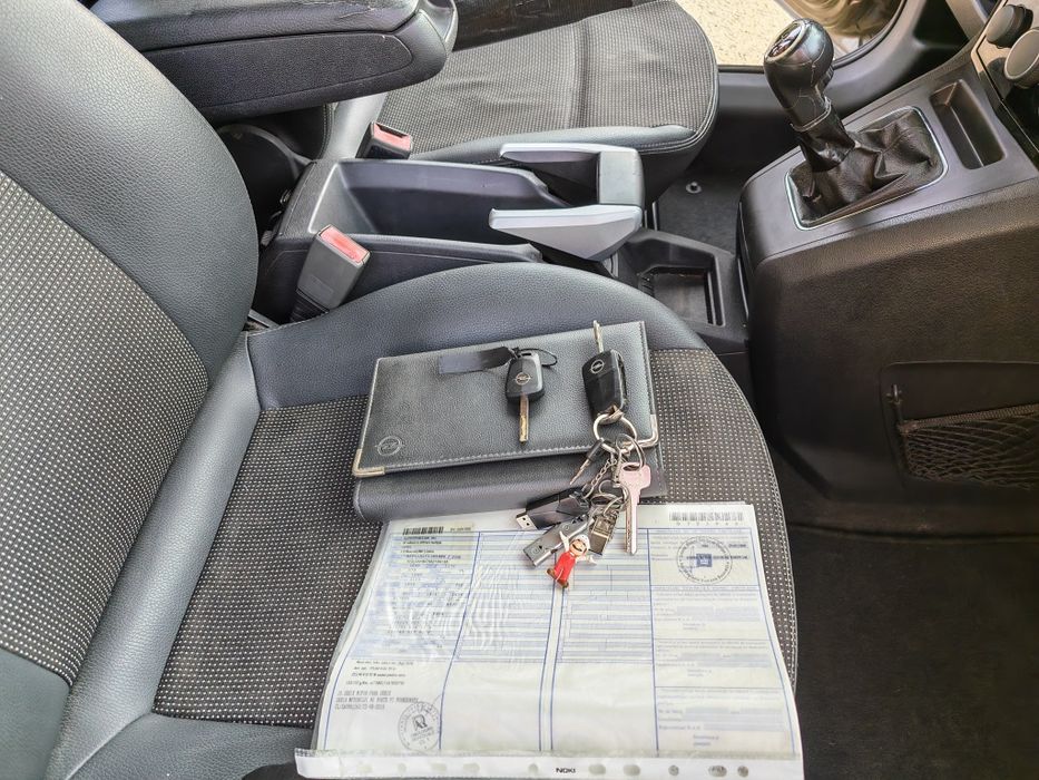 Opel Zafira 1.7 CDTI 125 CP  Motor Isuzu 7 locuri + 1 turbină de rezervă + 1 set de jante cu cauciucuri de iarnă montate +  portbagaj auto extern