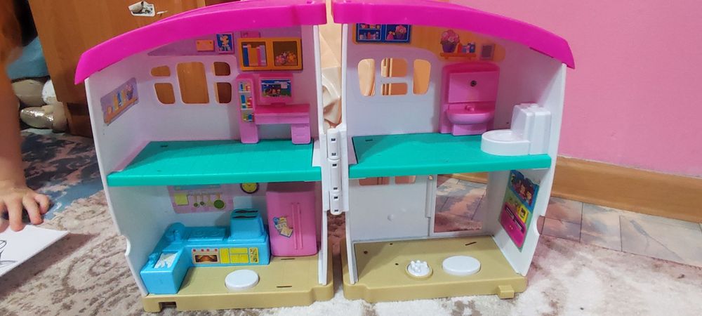 Продам дома для кукол , для Барби