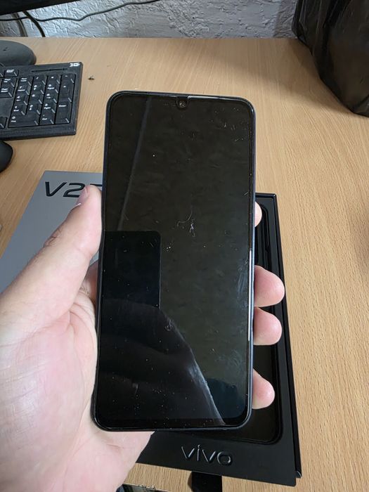 Продам телефон Vivo v25e