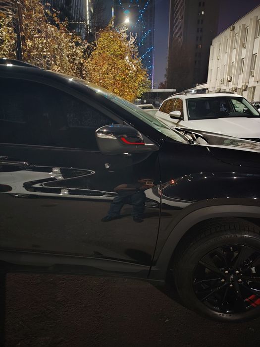 Avtomobil Treker Redline