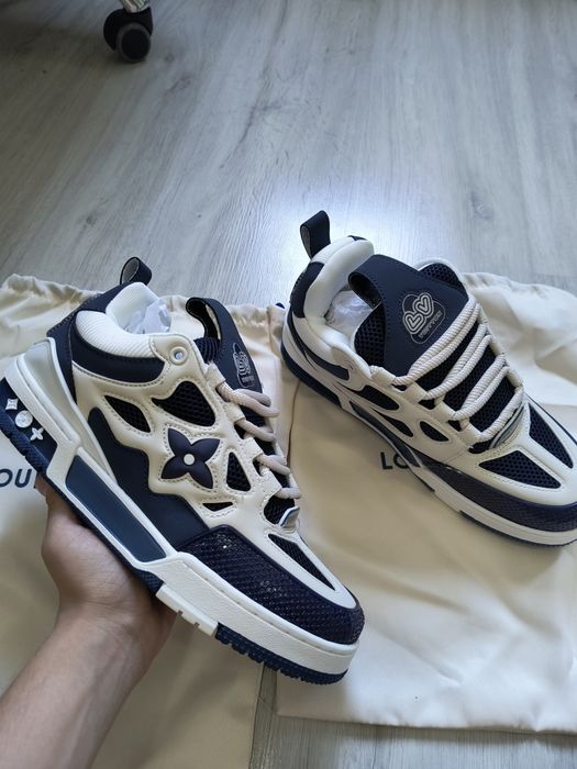 Louis Vuitton skates navy blue 42