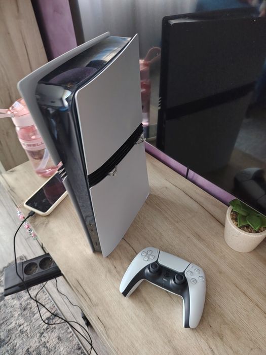 Playstation 5 pro 2 TB + Ps Plus Premium 10!luni