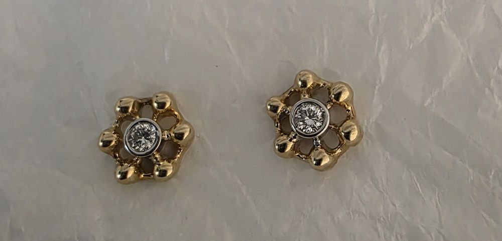 Золотве серьги-пусеты, с брилиантами