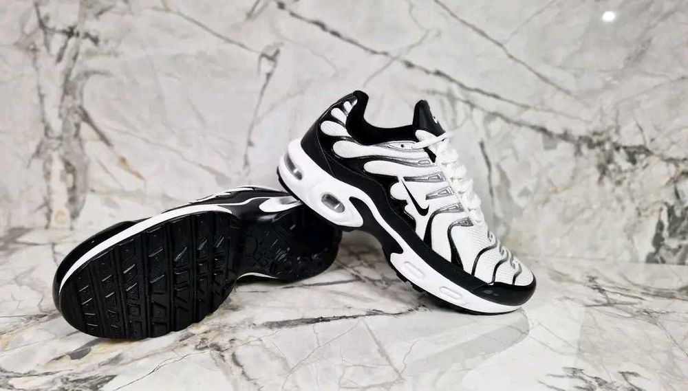 Нови мъжки маратонки 40-45 номер / кутия