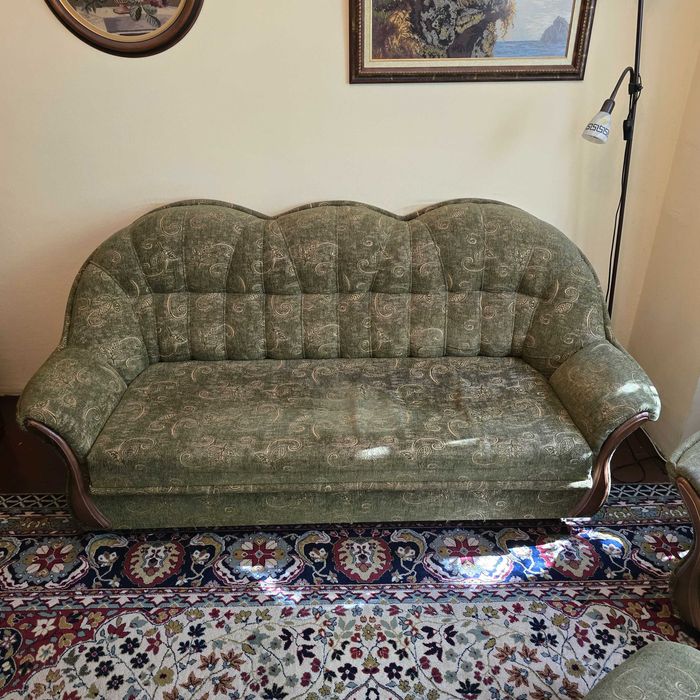 Красива Холна Гарнитура: 1 Диван + 2 кресла + 2 табуретки