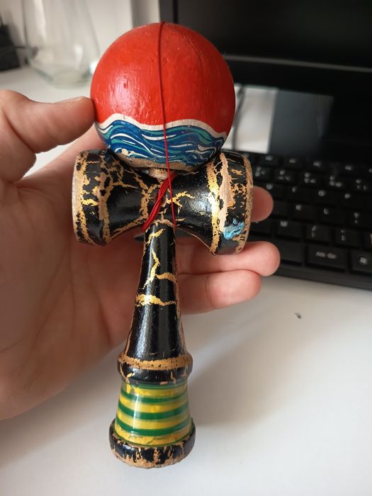 Vând kendama gama e krom Davide
