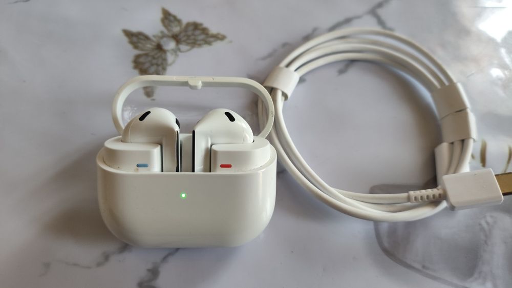 Наушника для  SAMSUNG Galaxy Buds3