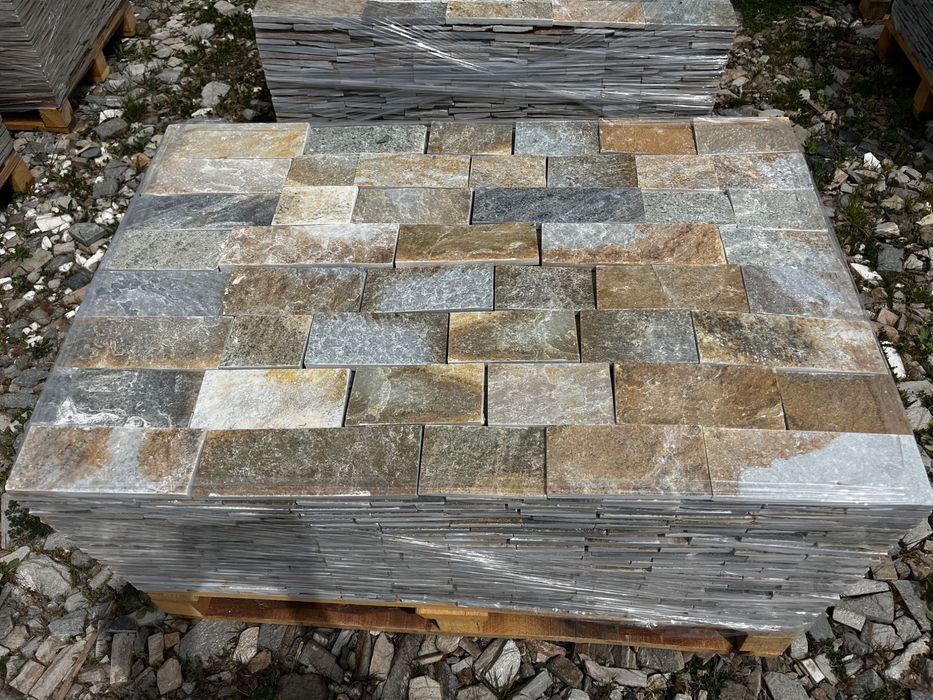 Естествен оформен камък Волос 10см