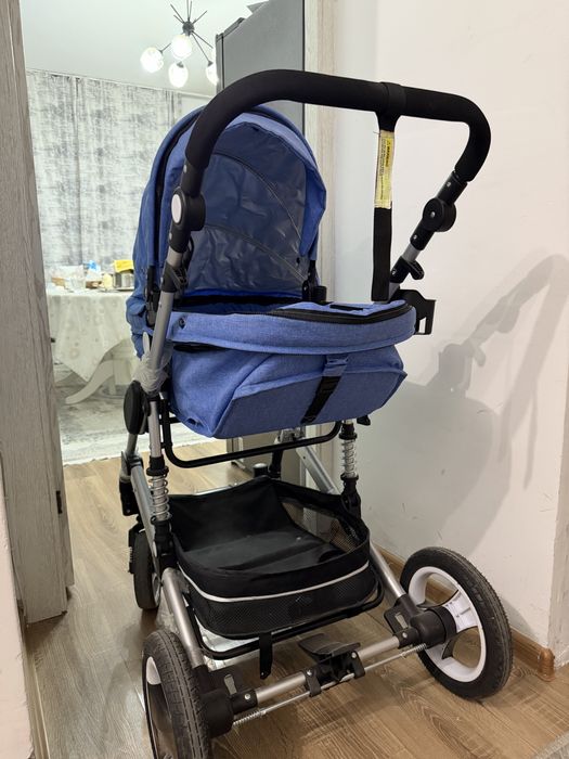 Продам детскую коляску синего цвета