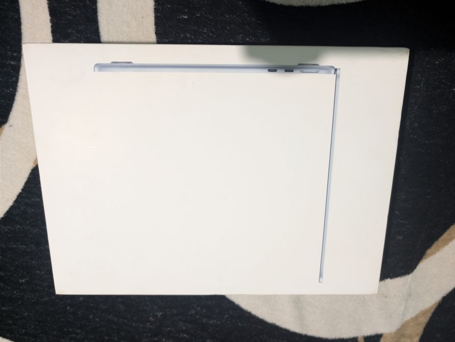 Macbook Air 13' Chip M4.  16/512GB