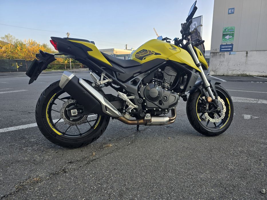 Honda Hornet CB750 2023