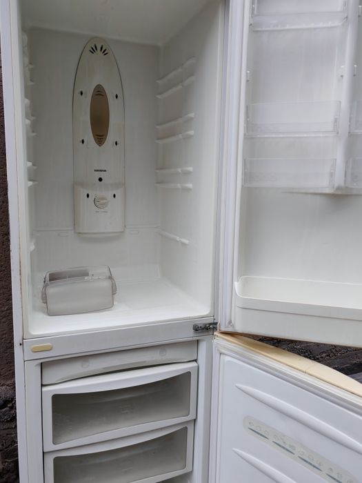 Продается холодильник, газ плита  и стиралка