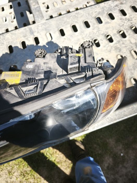 Vând faruri bixenon BMW e46