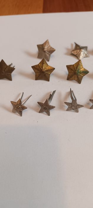 Lot 20 insigne, Detalii în fotografii