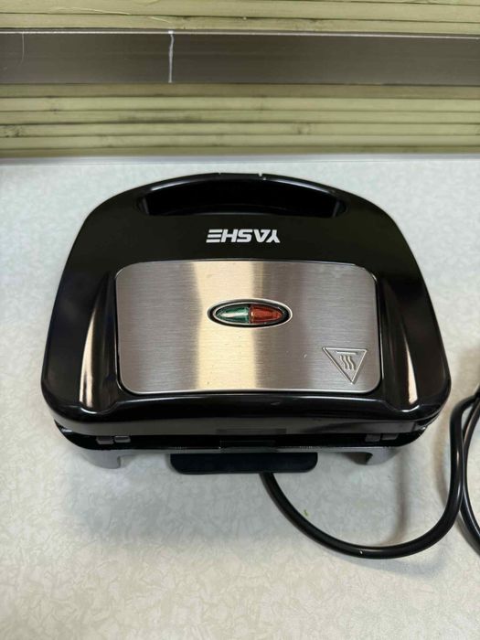 Тостер за сандвичи YASHE