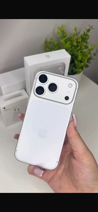Iphone 17 pro белый