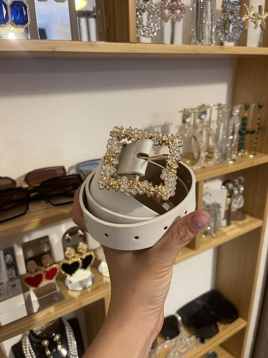 Curele noi de vanzare