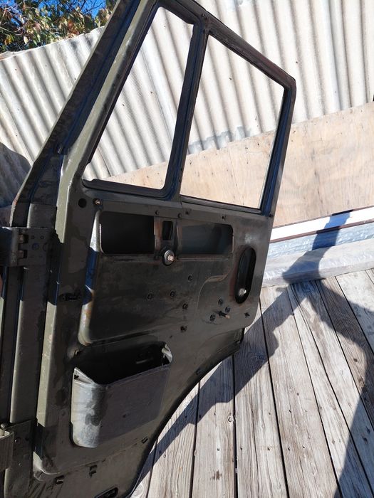 Дверь на камаз правая