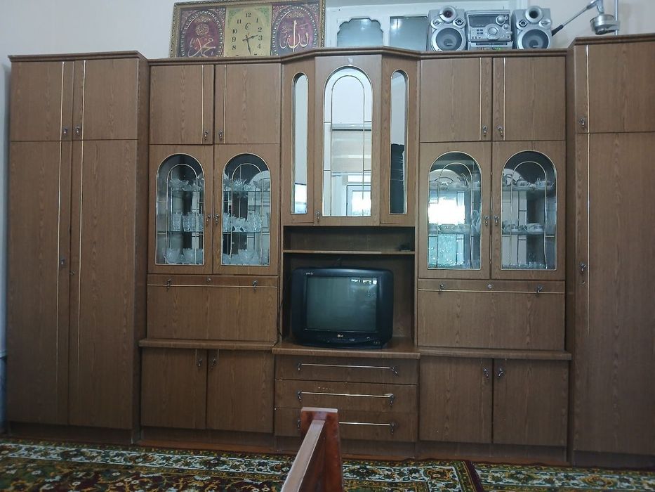 Продается стенка от итальянской фирмы