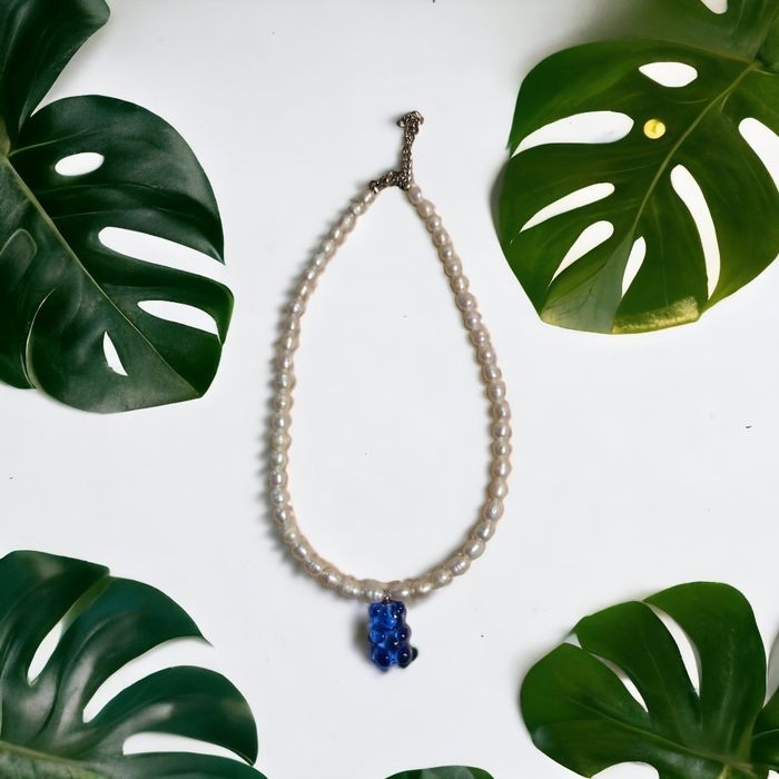 Гердан с перли и мече