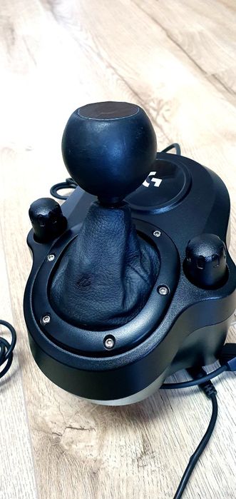 Gaming Volan Logitech G920 Volan+pedal+schimbător+adapter 

Funcționea