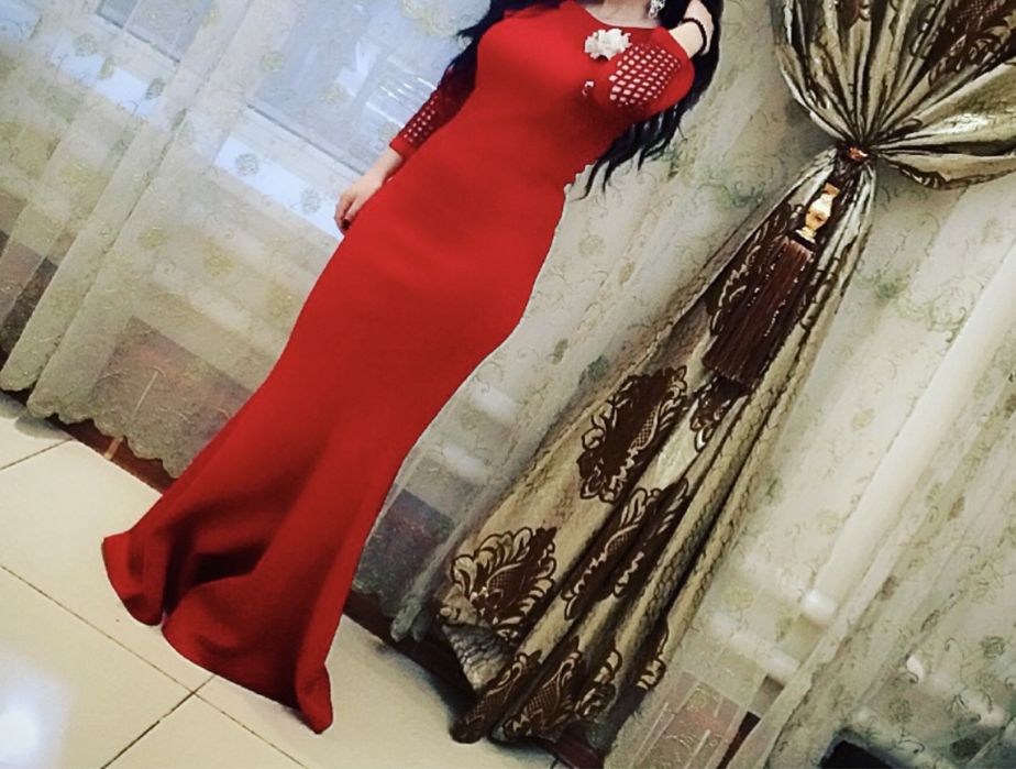 Красивое вечернее платье