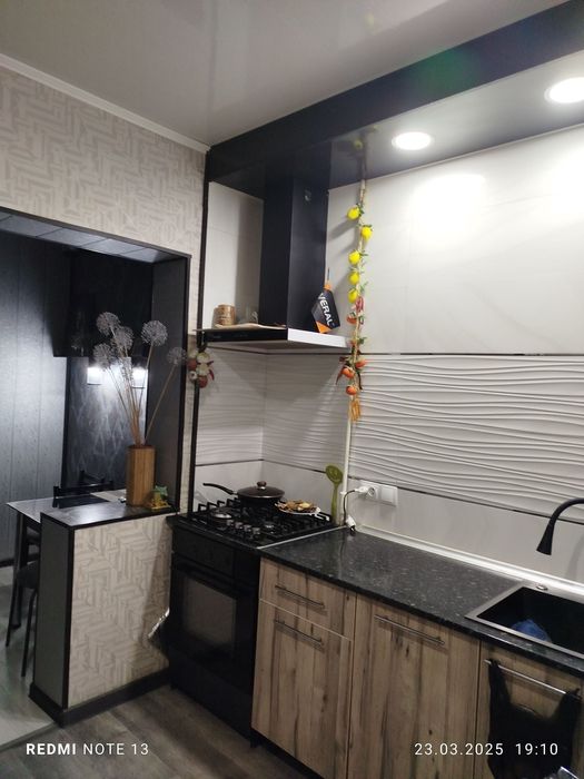 Квартира 2-х комнатная 3 этаж с ремонтом г.Алмалык