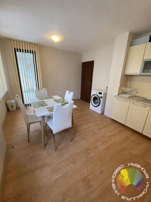 Дава се под наем Тристаен апартамент в Бургас, Център - 120 кв.м за 765 € - Снимка #7