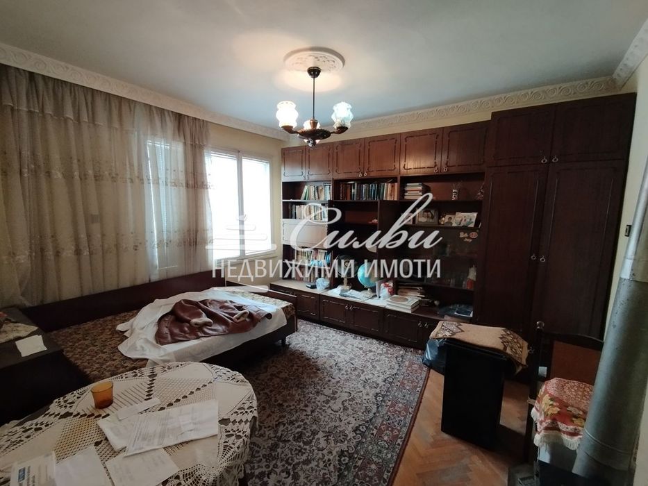 Продава се Къща в Шумен, Дивдядово - 217 кв.м за 1011 €/кв.м - Снимка #2