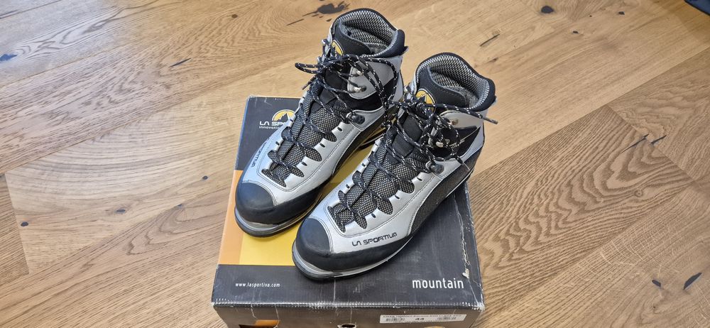 Vând bocanci La sportiva Trango Extreme EVO LT mărimea 44