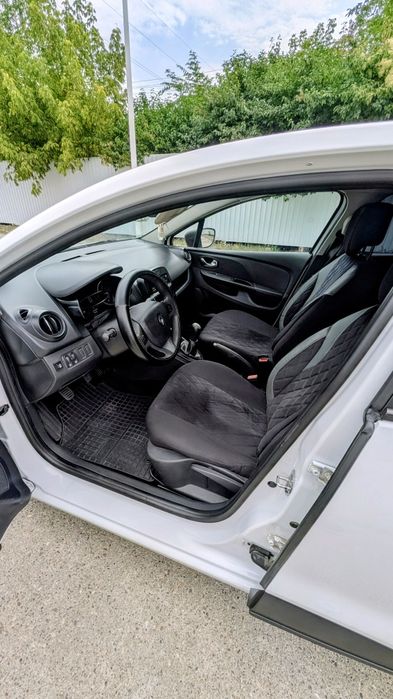 Vând Renault Clio