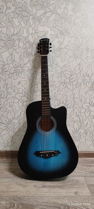 Акустическая гитара