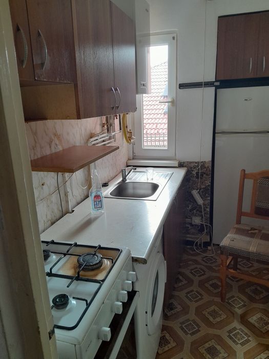 Închiriez apartament cu doua camere