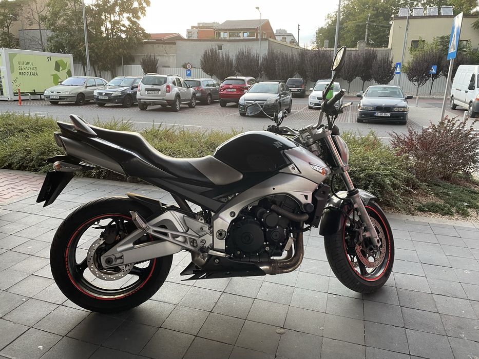 Moto Suzuki GSR600