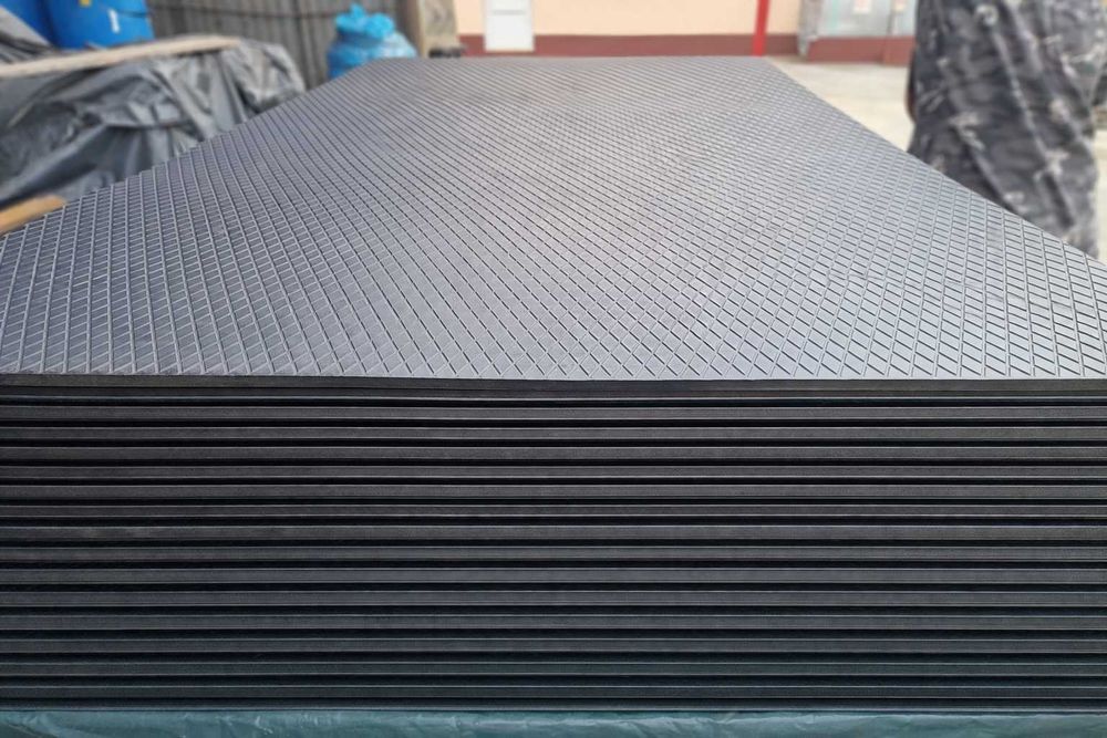 Covor cauciuc pentru grajduri animale,saltea pardoseli tarcuri animale