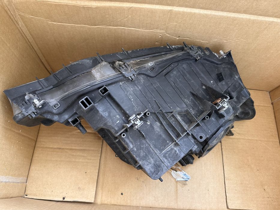 Far stanga bmw seria 3  f30/31