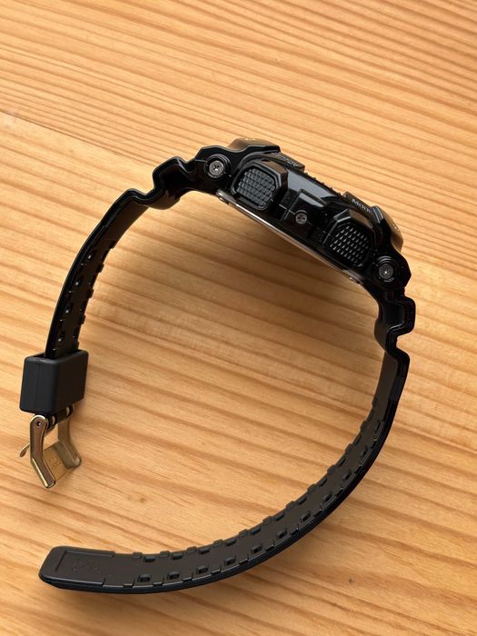 Ceas G-Shock Negru lucios auriu