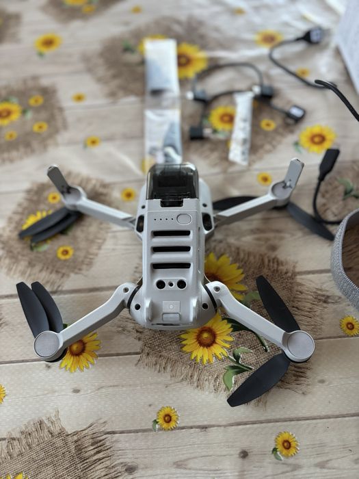 Дрон DJI Mini 2 SE